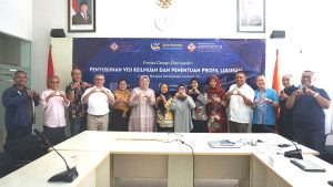 Group photo at a conference event.